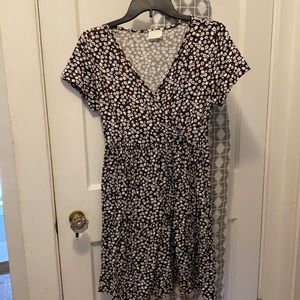 Dee Elly flowered mock wrap dress with tie size medium black, white, brown